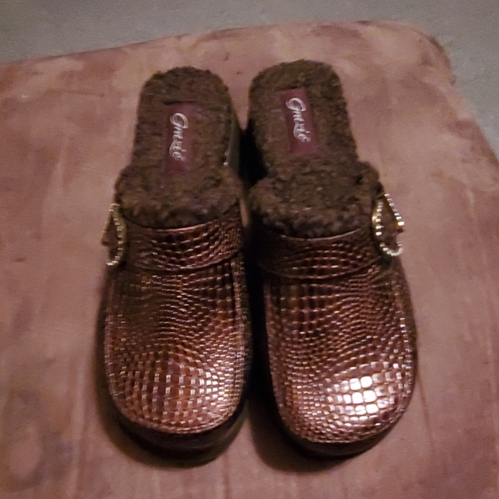 Women's shoes